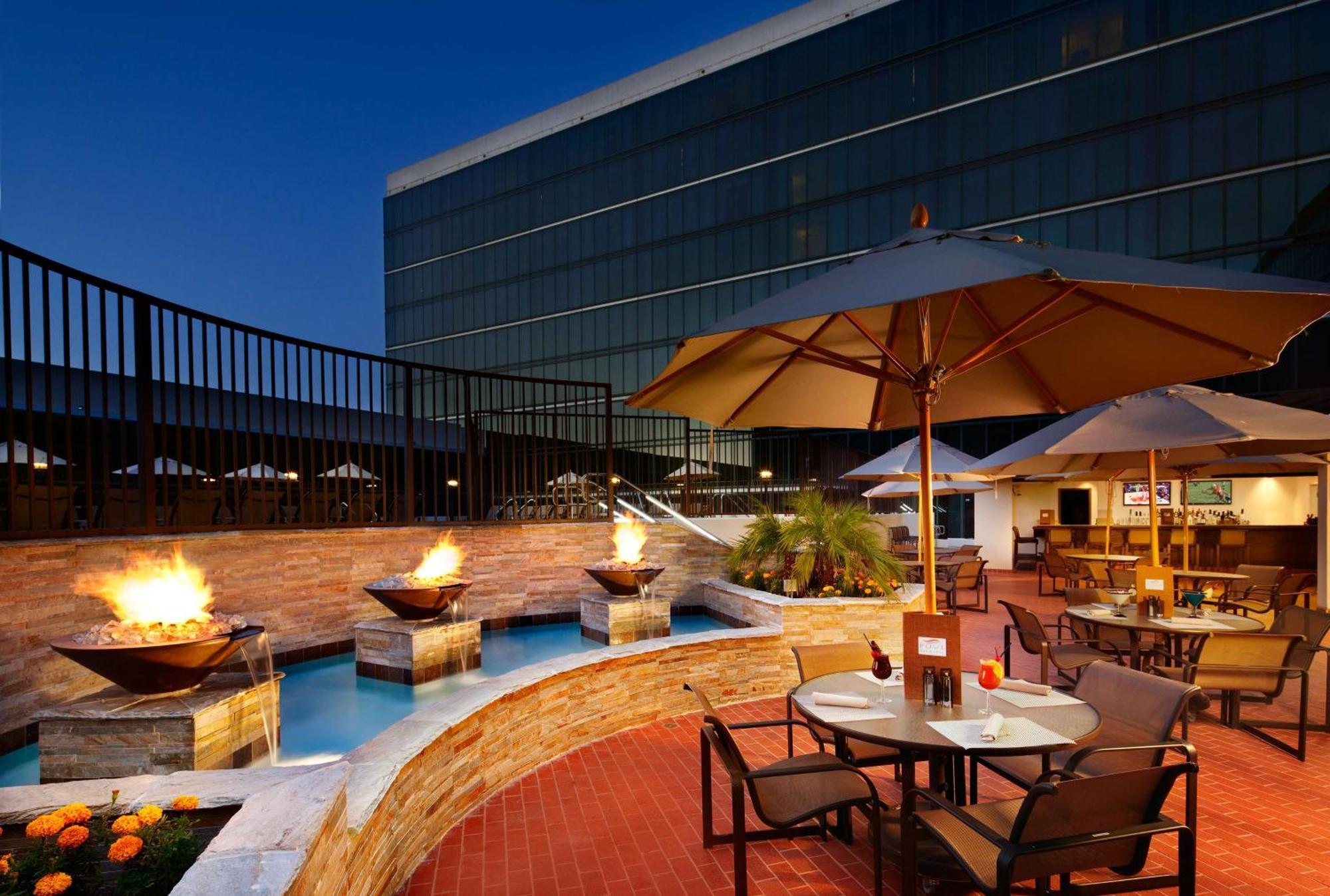 Hilton Anaheim Hotel Exterior photo