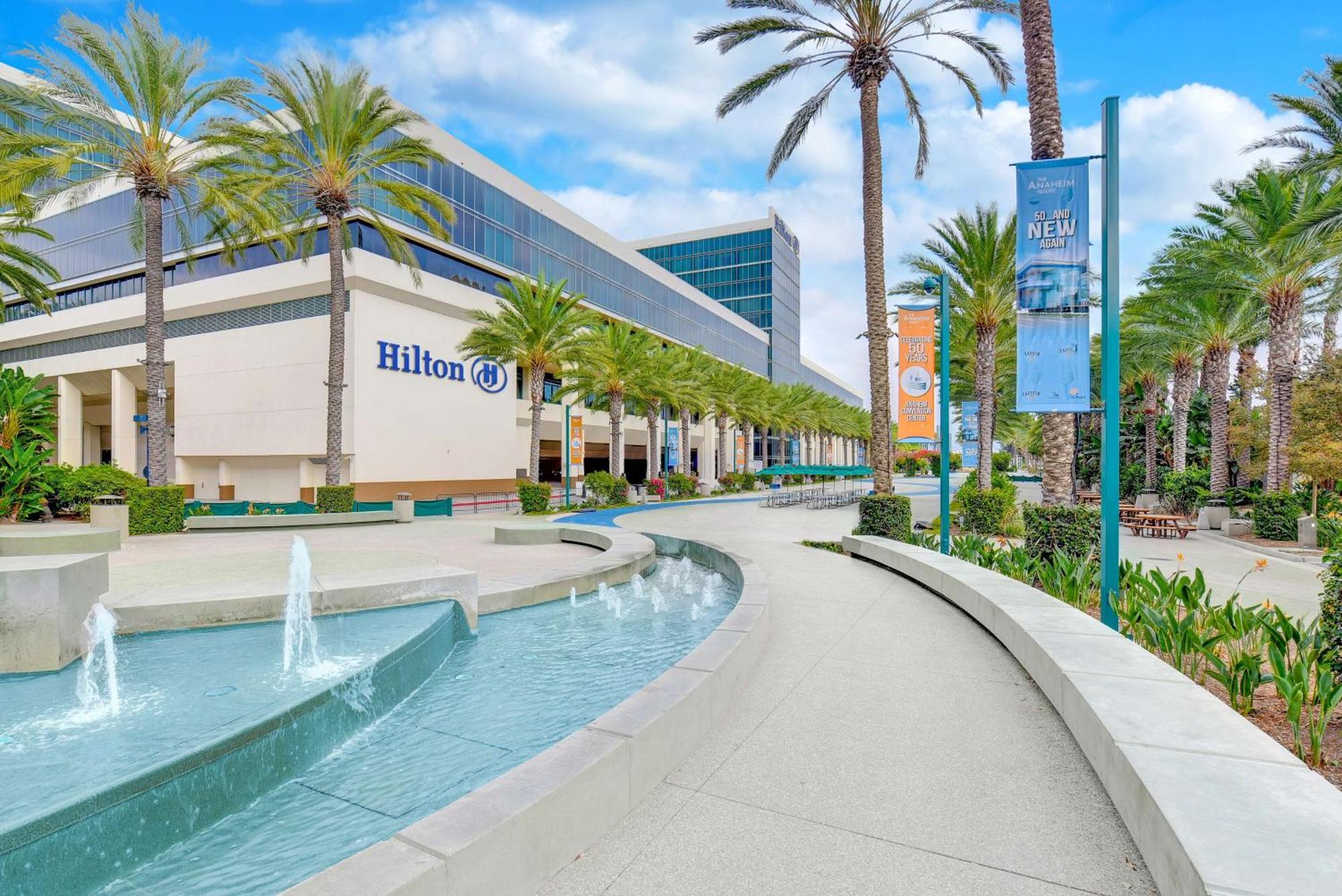 Hilton Anaheim Hotel Exterior photo